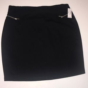 Roz & Ali Black skirt